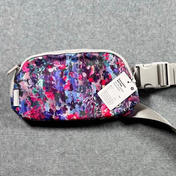 Lululemon Everywhere Belt Bag Watercolor NWT - Picture 2 of 5